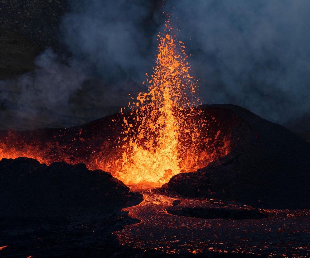 Erupcja wulkanu na Islandii. Ewakuacja mieszkańców i turystów