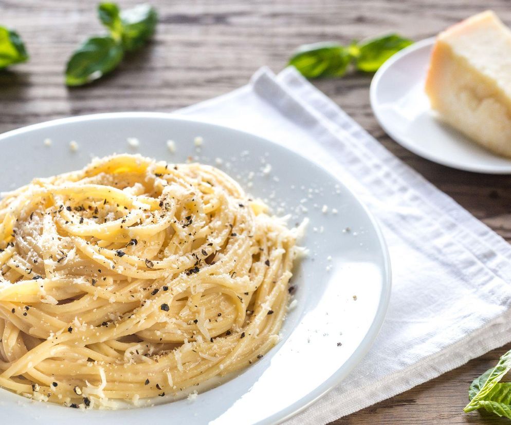 Makaron z sosem w 15 minut? Pomysł na obiad nie tylko dla zabieganych