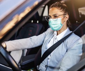 Czy można w Sylwestra jeździć samochodem. Czy będą mandaty. Jak się tłumaczyć?