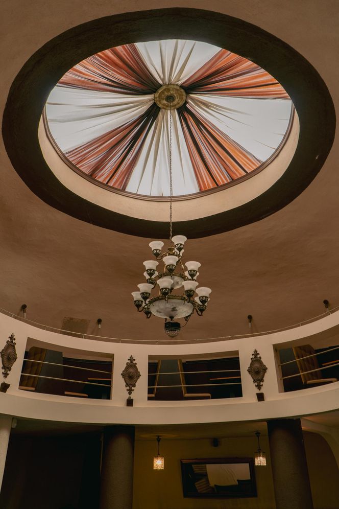 Dom Igloo w Aninie czyli część hotelu "Noclegi Ufo"