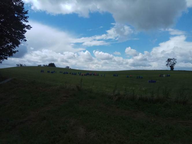 Groźny wypadek na DK 15. Butle z gazem wypadły na drogę! [ZDJĘCIA]