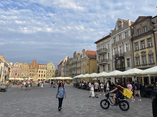 Tłumy na Starym Rynku. Tak poznaniacy spędzają letnie weekendy