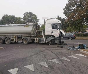 kolizja TIR-ów na ulicy Estkowskiego w Lesznie