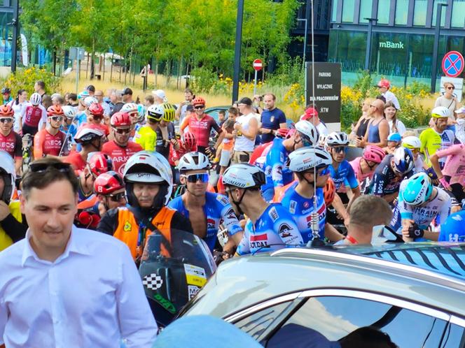 Tour de Pologne w Katowicach. Kolarze bawią się z kibicami