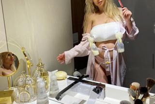 Słowianka zbiera pokarm dla córeczek