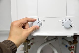 Zasilanie awaryjne - jak utrzymać pracę kotła przy wyłączonym prądzie? Na czym polega zasilanie awaryjne kotła?