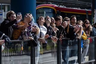 Mężczyzna wspiął się na najwyższy budynek w UE