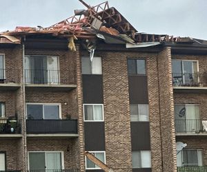 Wichura zerwała dach budynku pod Chicago