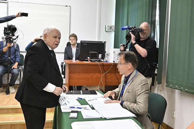 Jarosław Kaczyński głosuje w wyborach do europarlamentu