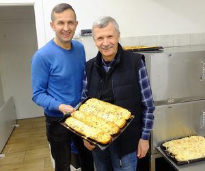 Pachną i smakują tak jak wtedy. Historia kultowych zapiekanek z Biłgoraja