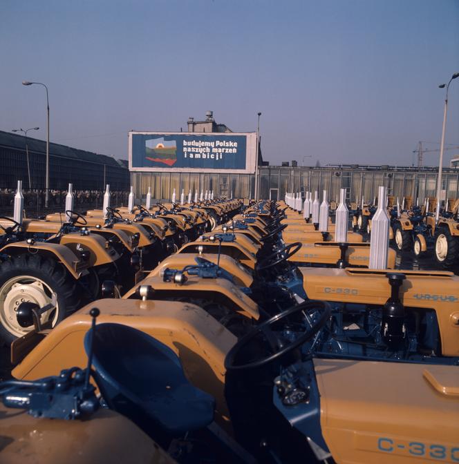 W 1973 r. w Ursusie, zatrudniającym 24 tys. ludzi, powstał 400-tysięczny traktor