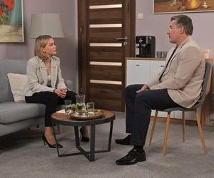 Pierwsza miłość: Eliza, mimo obietnicy danej córce, decyduje się nie odchodzić od męża. Szybko przekona się, że to był błąd
