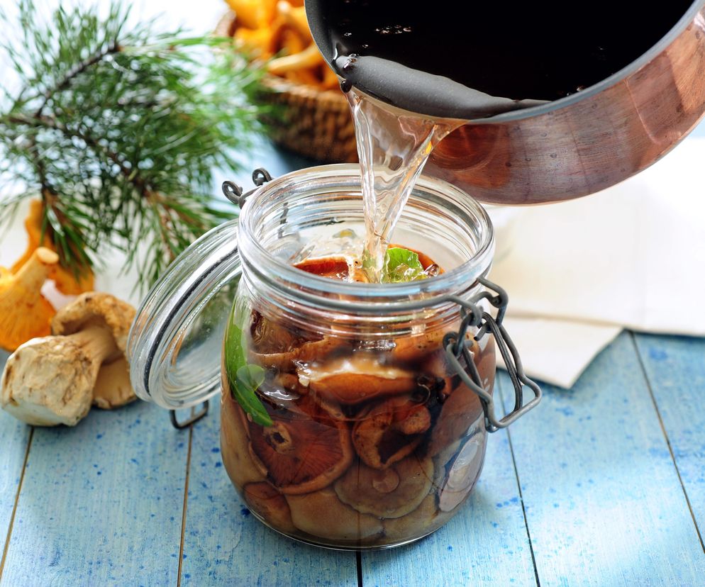 Rydze w słodkiej zalewie octowej. Domowy przepis na łagodną marynatę Babci Luni