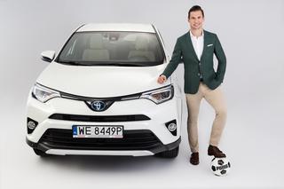 Grzegorz Krychowiak ma nowe auto - piłkarz dostał Toyotę RAV4 Hybrid