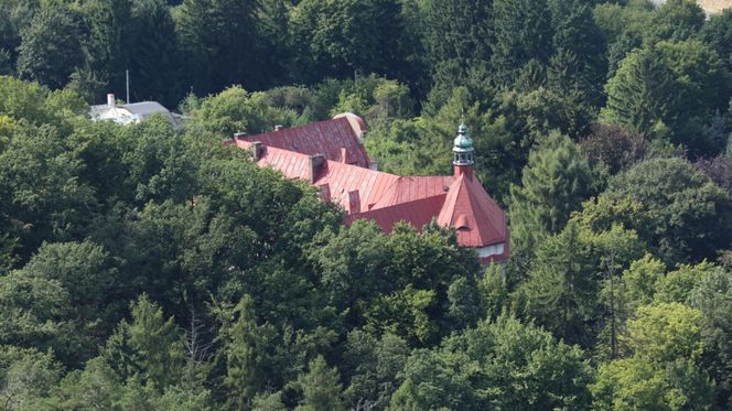 Obryw Skalny w Bardzie. Tutaj widoki zapierają dech w piersiach 