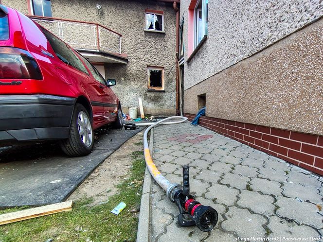 Wybuch gazu w Pszowie. 79-latek z poparzeniami zabrany śmigłowcem LPR do szpitala
