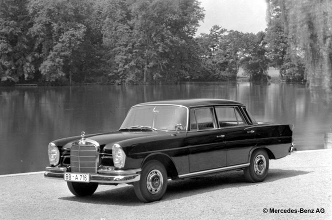 Mercedes-Benz 220 S (1959-1968)
