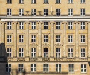 Kamienica na ul. Moniuszki 8 w Warszawie