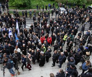 Razem przeciw przemocy. Medycy protestują w Warszawie