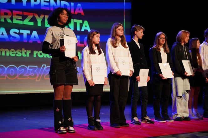 Stypendia Prezydenta Miasta Siedlce wręczone. Zobacz zdjęcia