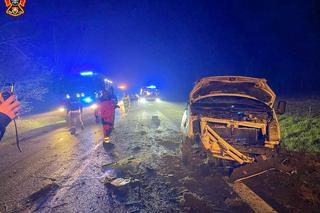 Z busa została kupa złomu. Trzy osoby ranne