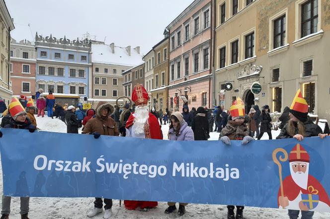  Lublin - ulicami miasta przeszedł jubileuszowy Orszak Świętego Mikołaja