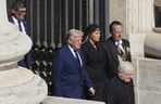 Donald Trump tuż przed pogrzebem papieża Franciszka podszedł do trumny. Co się stało?