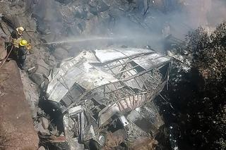 Tragedia na pielgrzymce! Autobus spadł z wiaduktu, 45 osób nie żyje! Ocalała jedynie 8-latka 