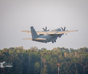 Wzruszający gest pilotów odlatujących z Radomia. Polska flaga na niebie dla „Slaba”