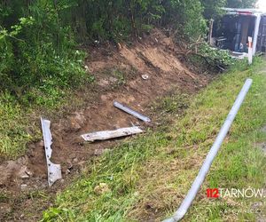 Autokar z dziećmi wylądował w rowie! Sześć osób rannych, droga zablokowana