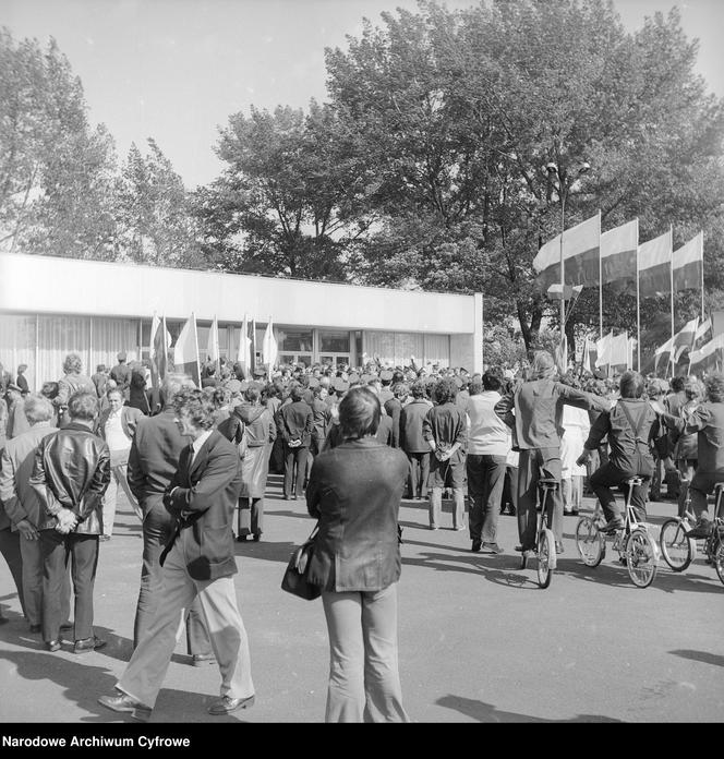 Powrót piłkarskiej reprezentacji Polski z Mistrzostw Świata w Republice Federalnej Niemiec - powitanie na lotnisku Okęcie, 1974 rok