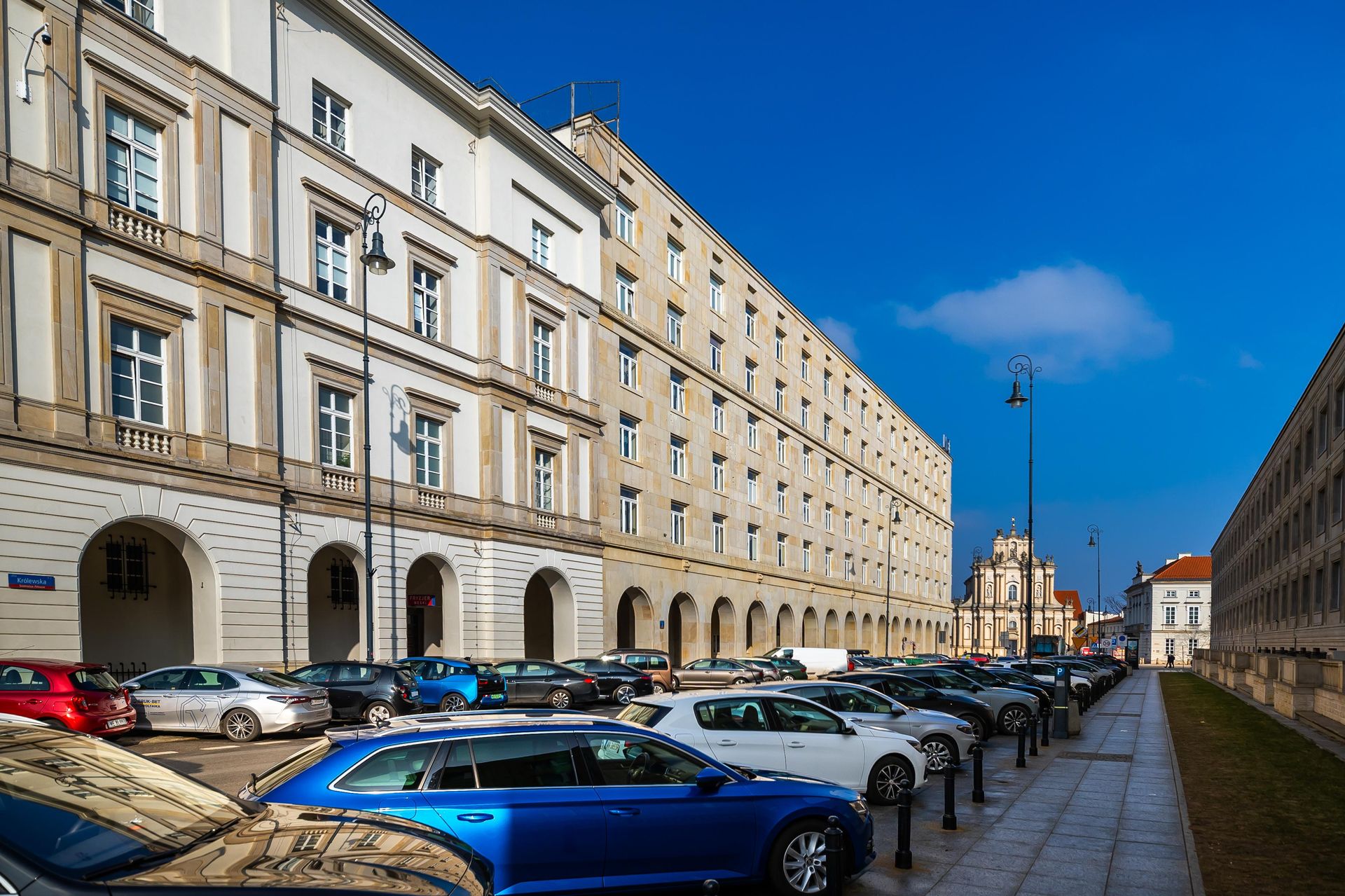 Dom bez kantów w Warszawie