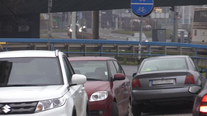 Przy Dobrzyńskiej działa już parking, ale jest za mały