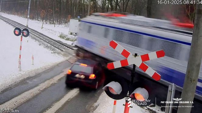 Wjechał wprost pod pociąg i odbił się jak od ściany.