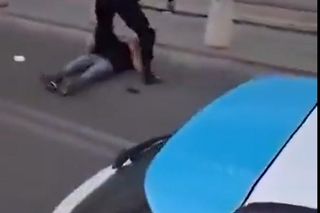 Brutalna bójka na Dworcu Centralnym w Warszawie. Wszystko widać na nagraniu