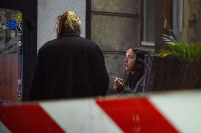 Monika Brodka winko papierosek i taksówka