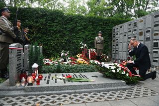 Prezydent i prezydent elekt oddali hołd powstańcom warszawskim