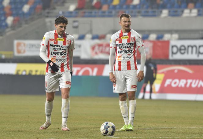 Fortuna 1 Liga: Ważna wygrana Apklan Resovii. Piękna bramka Hebla i obroniona „jedenastka” Pindrocha