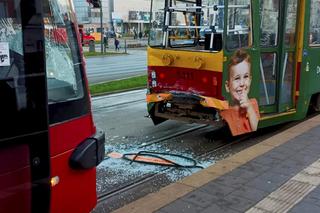Zderzenie dwóch tramwajów w Łodzi! Kilka osób zostało rannych [ZDJĘCIA].
