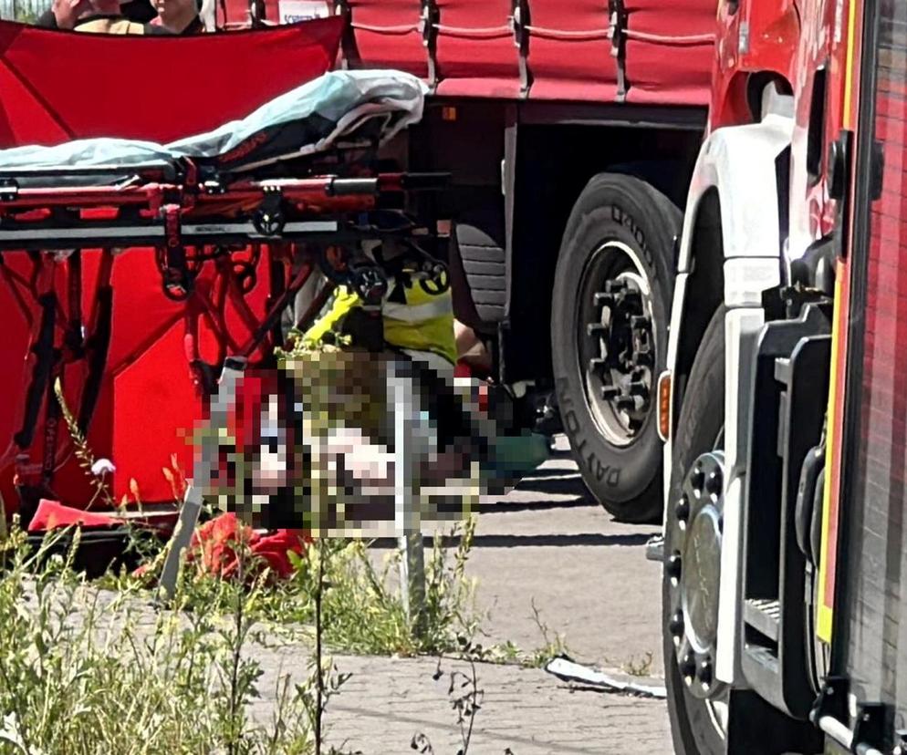 Nie żyje pieszy potrącony przez ciężarówkę. Tragiczna śmierć na drodze