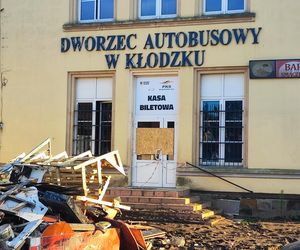 Kłodzko: klepy przy dworcu autobusowym