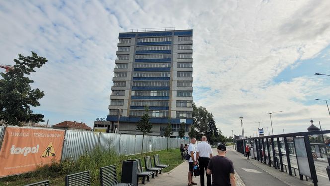 Od lat jest nieczynny i straszy wyglądem. Jaka przyszłość czeka dworzec autobusowy w Olsztynie?