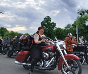 Lśniące maszyny i ryk silników. Do Bydgoszczy przyjechało kilka tysięcy harleyowców