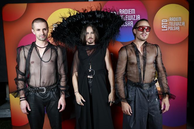 Michał Szpak tak się przejął na scenie, że zgubił mikrofon! Na szczęście nie był sam