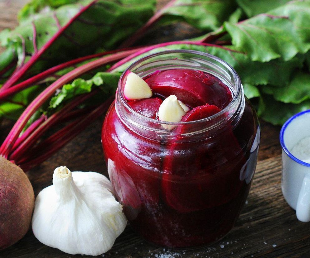 jak zrobić zakwas z buraków, żeby nie pleśniał