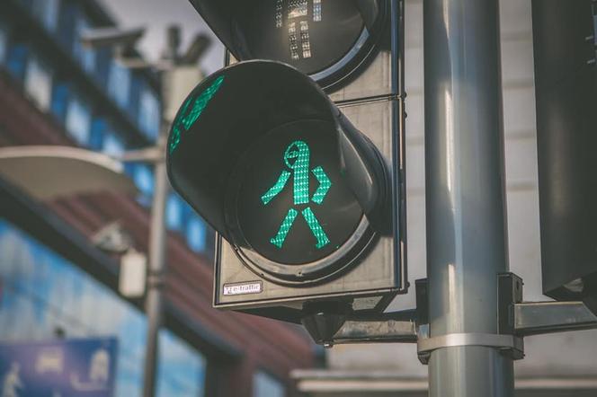 Watcher jako sygnalizator świetlny w centrum Poznania