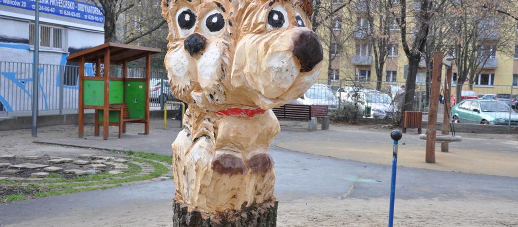 Rzeźby w pobliżu przedszkoli 