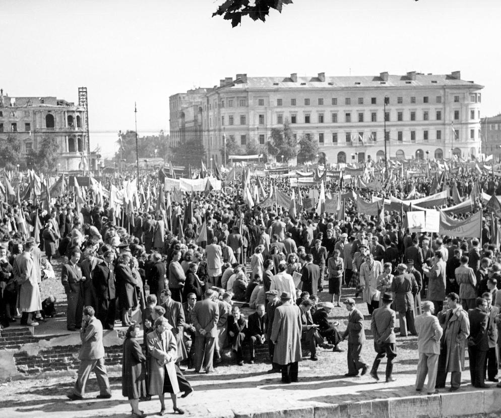 święta państwowe i oficjalne w PRL