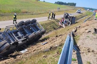 Zderzenie tirów na Podlasiu. Kierowcy w szpitalu. Na miejscu śmigłowiec i straż pożarna