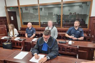 Proces w sprawie znęcania się nad 5-letnimi bliźniaczkami